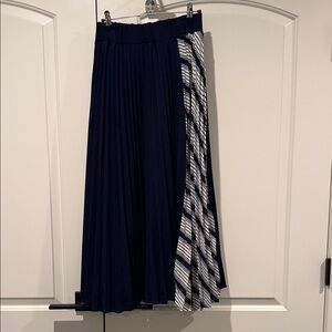 Gracia Asymmetrical Navy and White Skirt